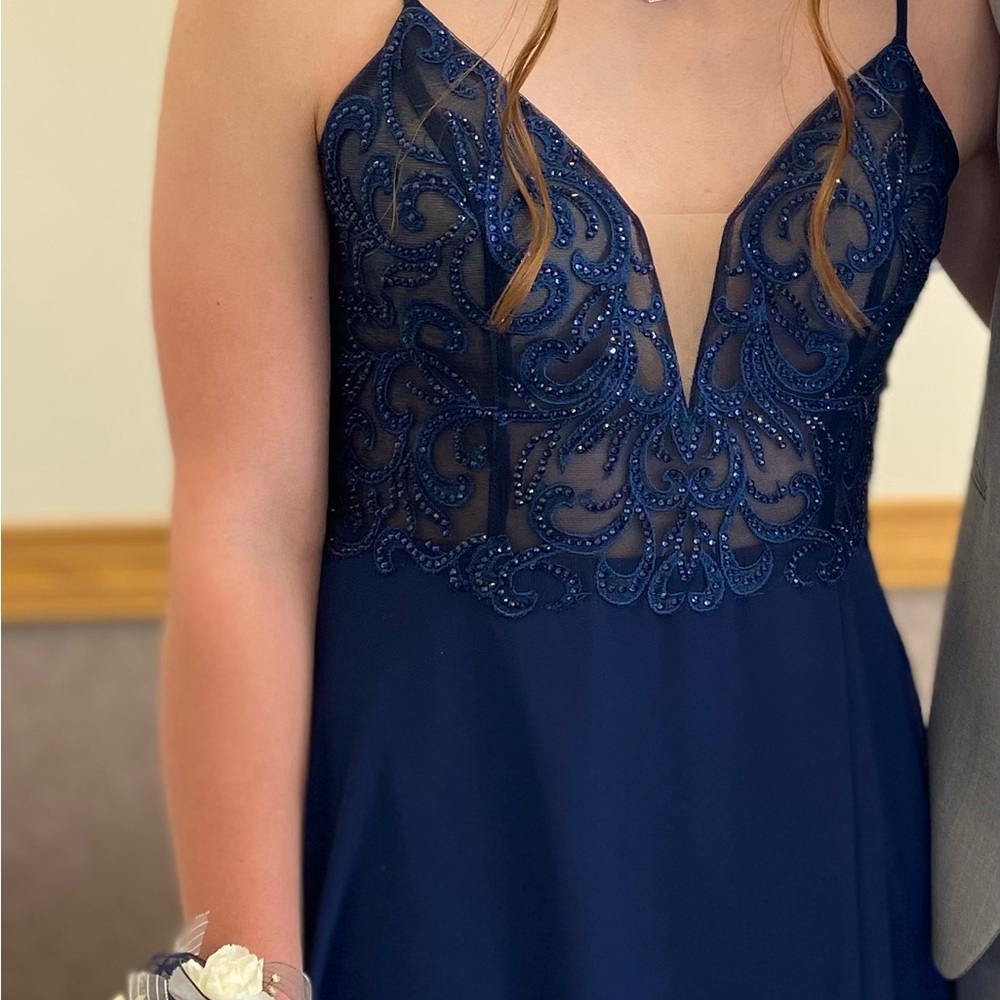 Prom dress, only worn once, excellent condition, fits a size 4 and 5’,9”